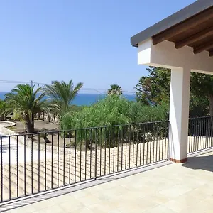 https://la-villa-rosa-al-mare.sicilyhotelsitaly.net